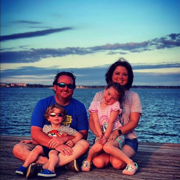 Meet your Posher, Courtnee - Picture 2 of 5